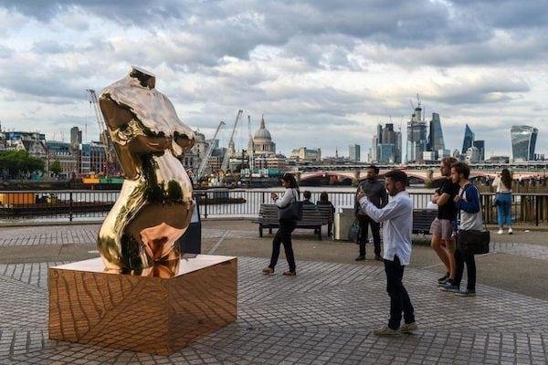 Crypto Statue in london