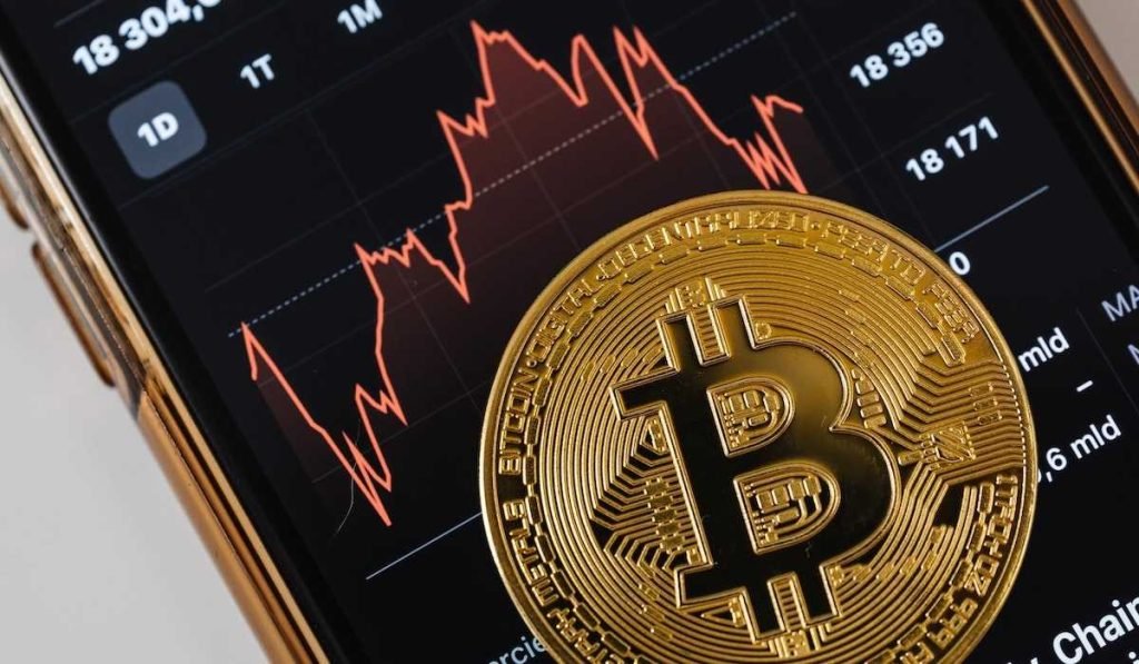 Featured image of the article Are cryptocurrencies a good investment showing a bitcoin on a trading chart