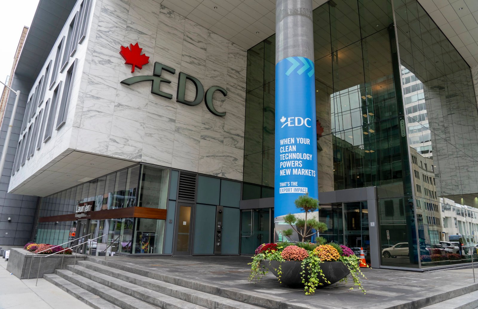 Canada settles first tokenized bond with digital money