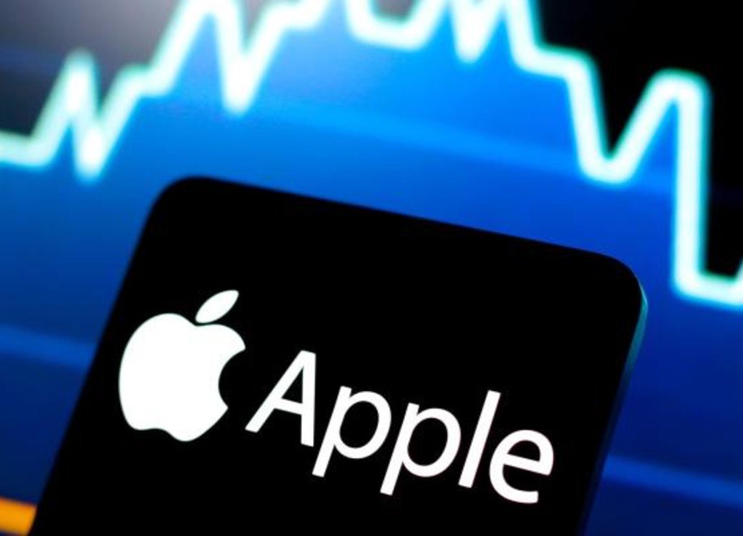 Insider Sell-Offs: Top Apple Executives Sold $24M In Stock In April