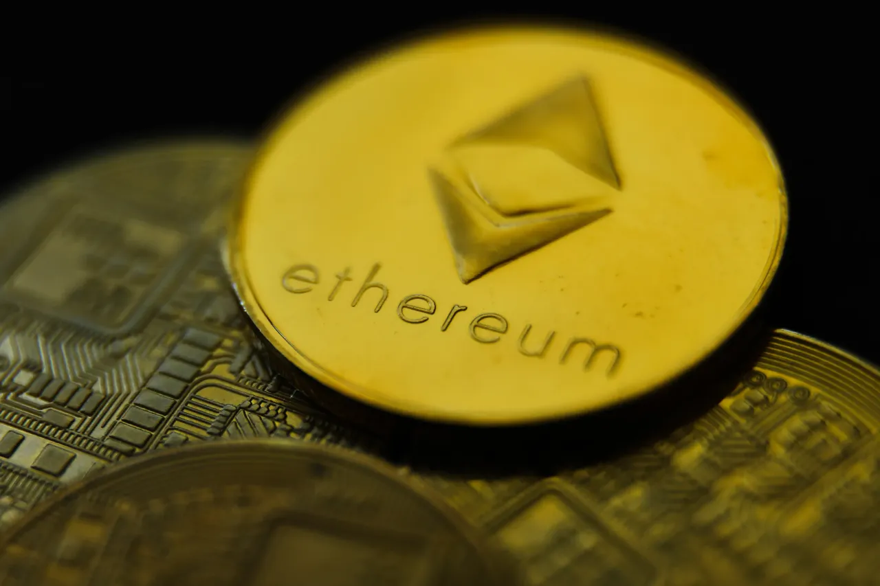 Ether ETFs See 10-Day Inflow Streak Amid Fund Unstaking