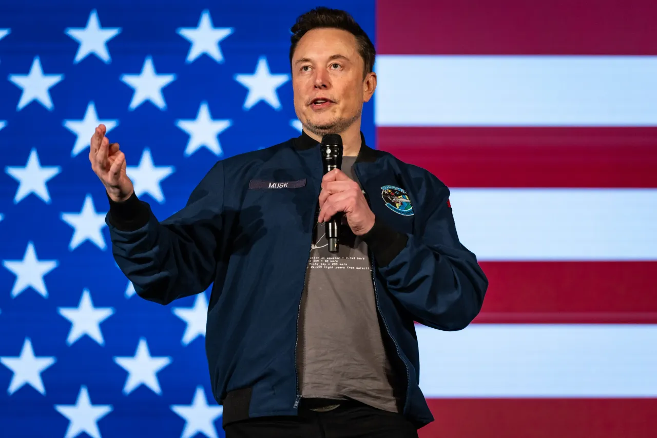 Tesla Investor Flags SpaceX Merger Pressure