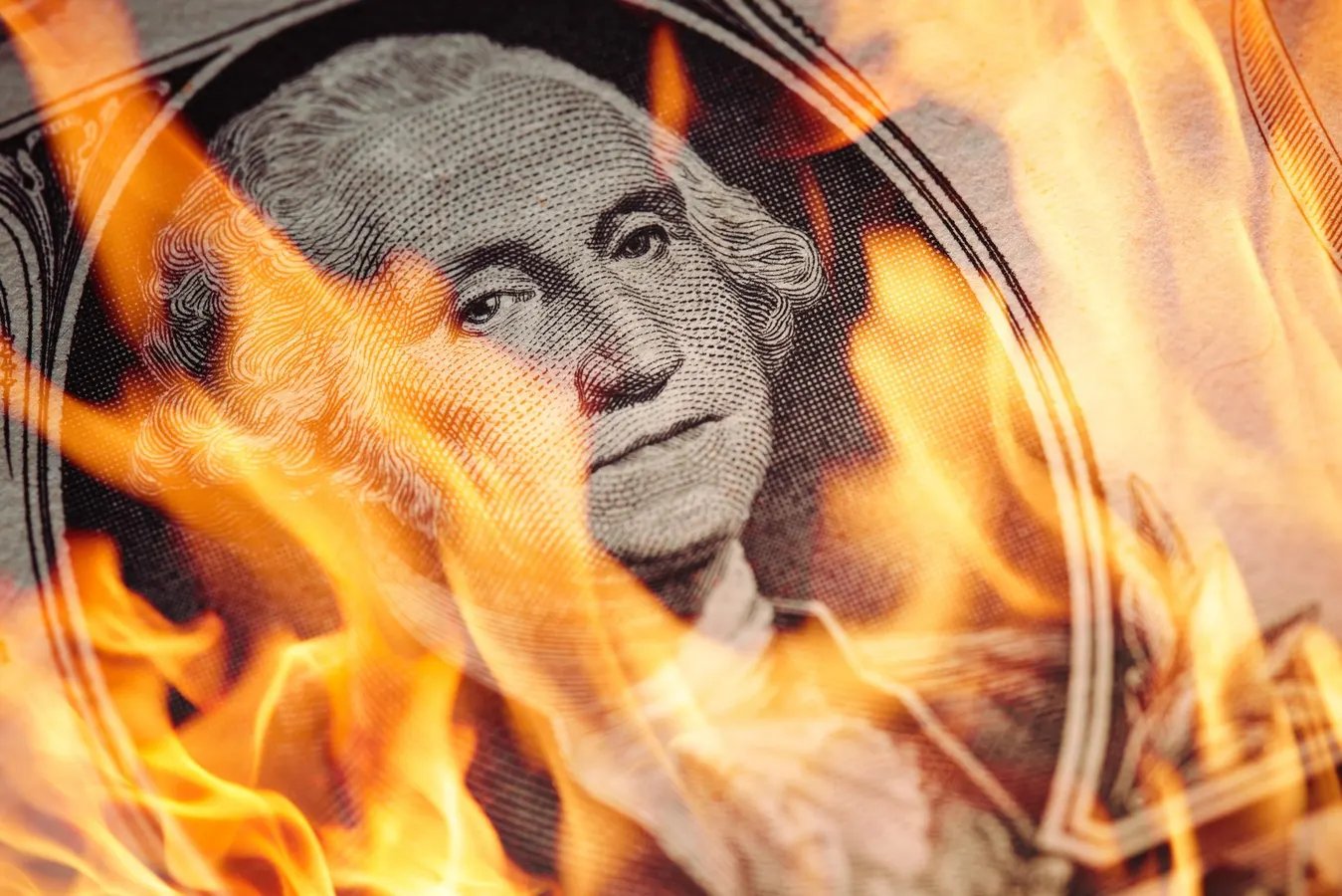 Bitcoin Price Lags Stocks, Sparking Crash Fears As Dollar Devalued