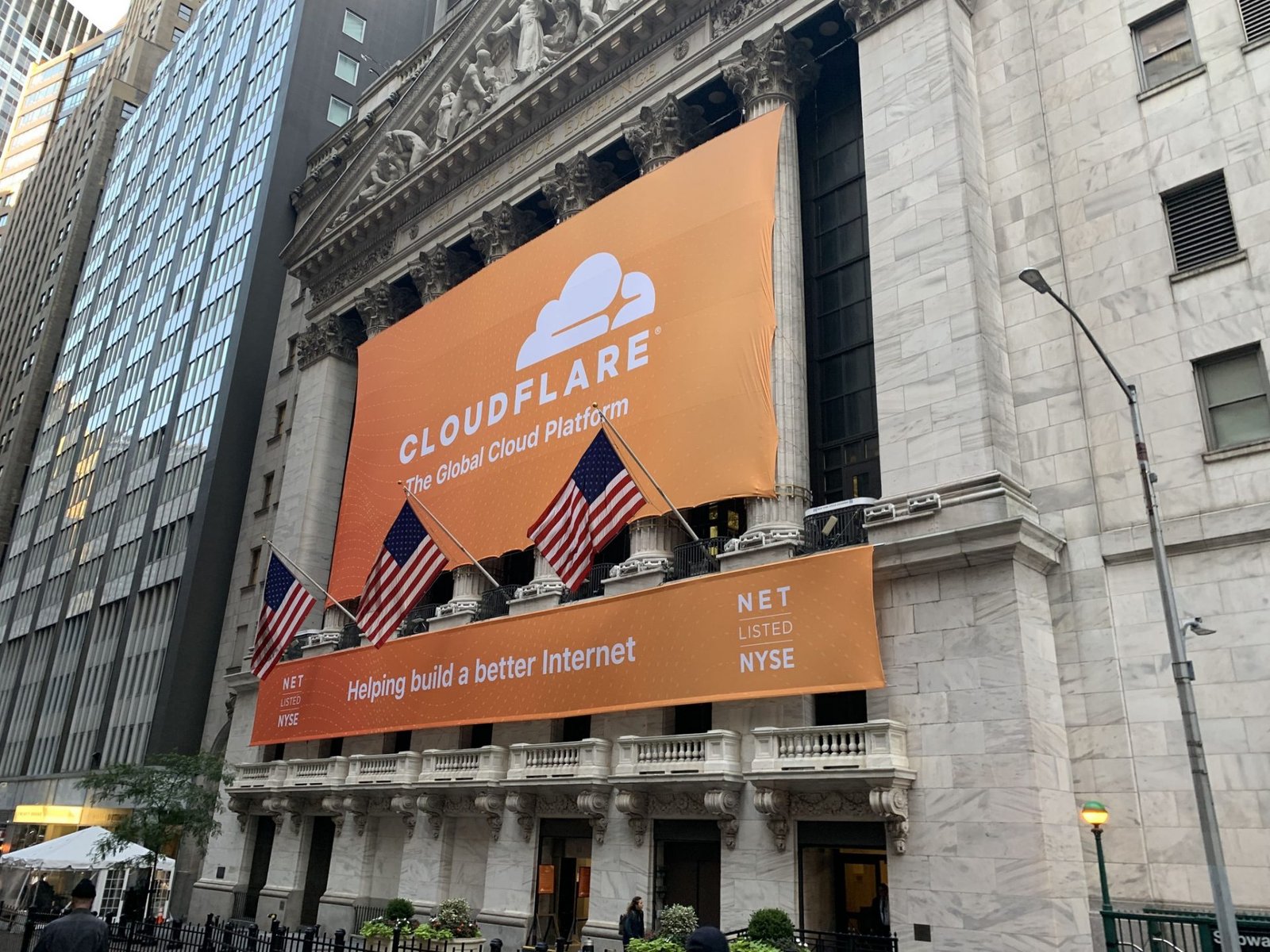 Cloudflare stock plunges 20% on AI layoffs, soft guidance