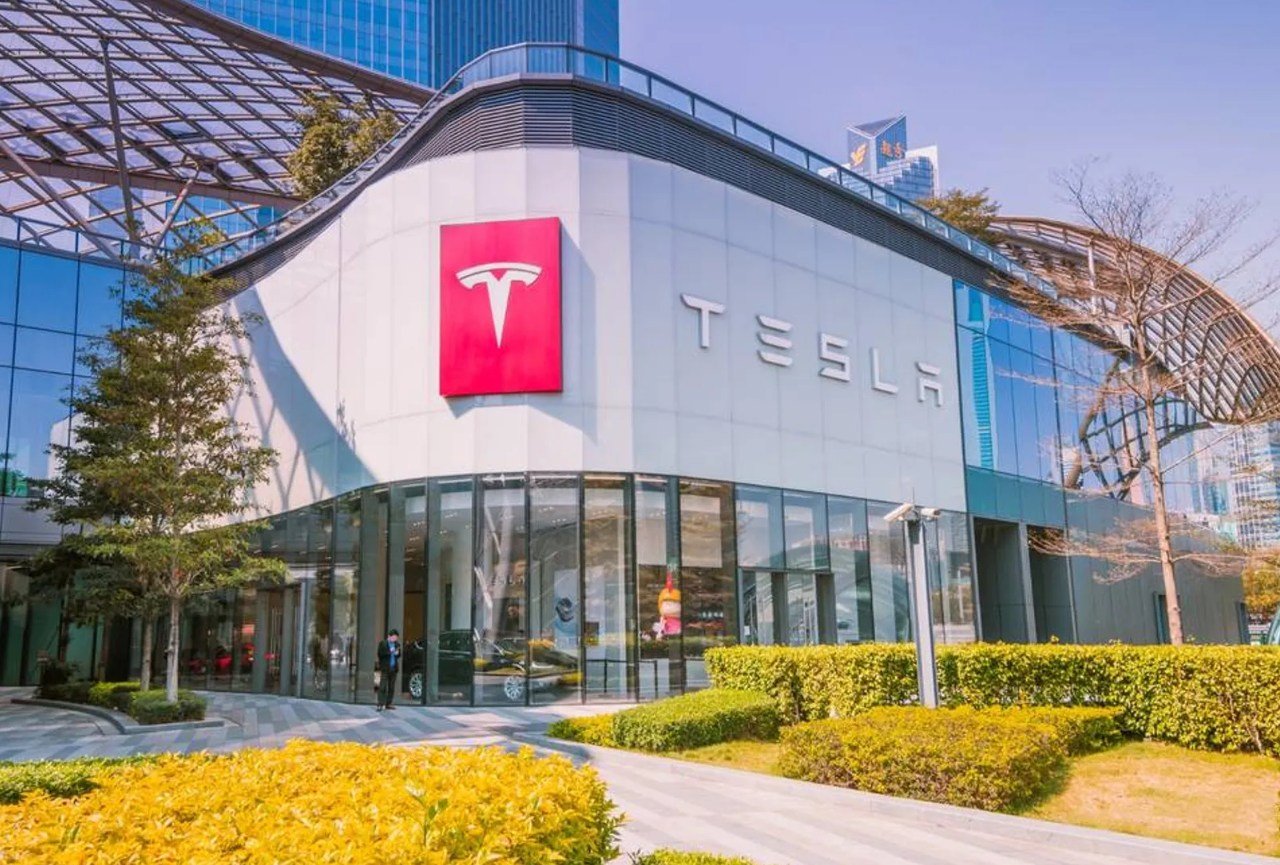 Tesla's $420 Price Includes Free Optimus: Piper