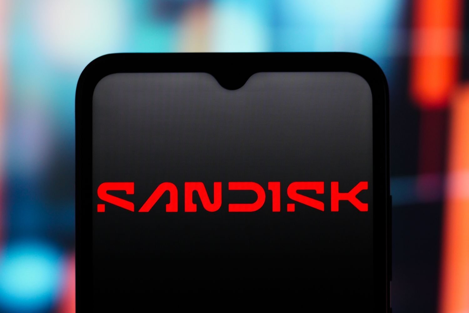 SanDisk Stock Surges 32%, AI Demand Fuels Rally