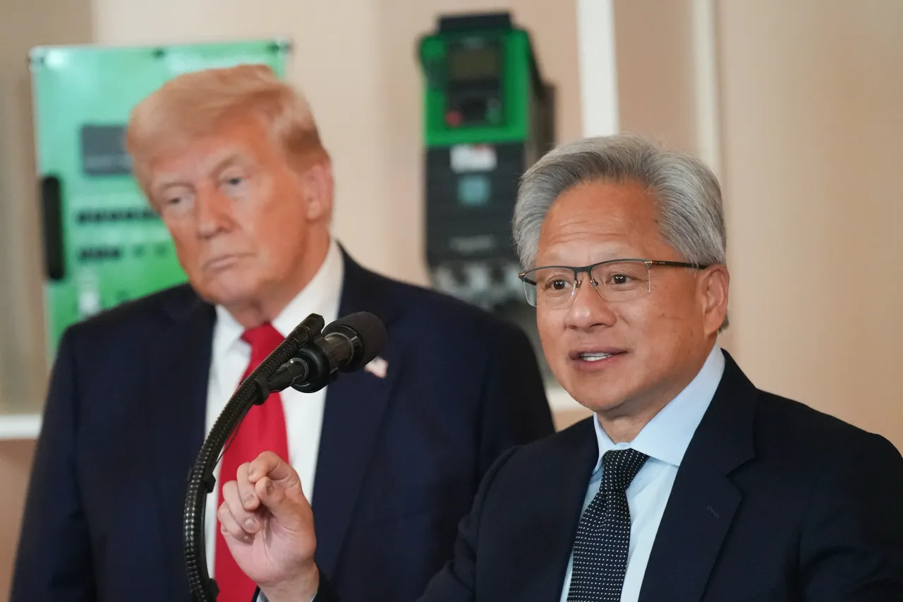 Trump Brings Business Chiefs to China, Urges Xi to Open Market