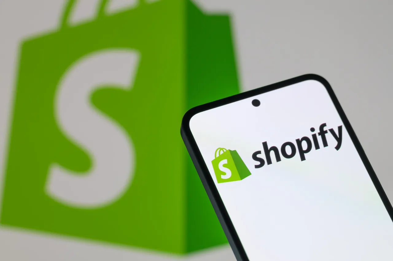 ARK Buys Shopify Ahead of Earnings, AI Focus