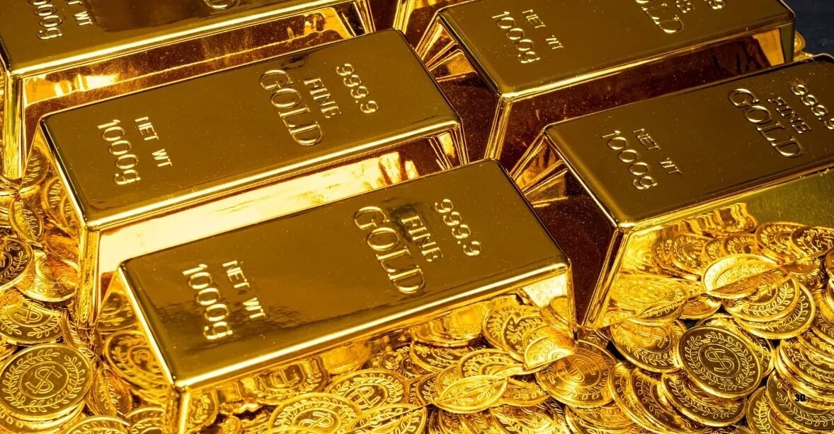 RBI Denies Selling Gold Amid Rupee's Record Low Fears