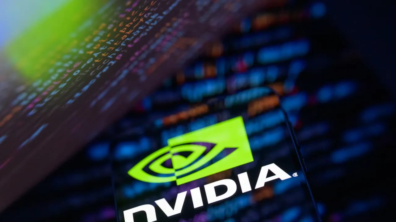 Nvidia Slumps as Tech Selloff, Competition Intensify
