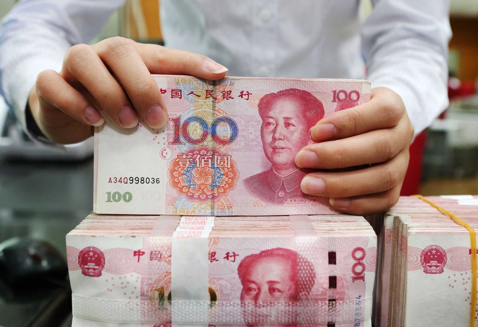 Yuan Gains in Africa as $400 Billion Trade Shifts From Dollar