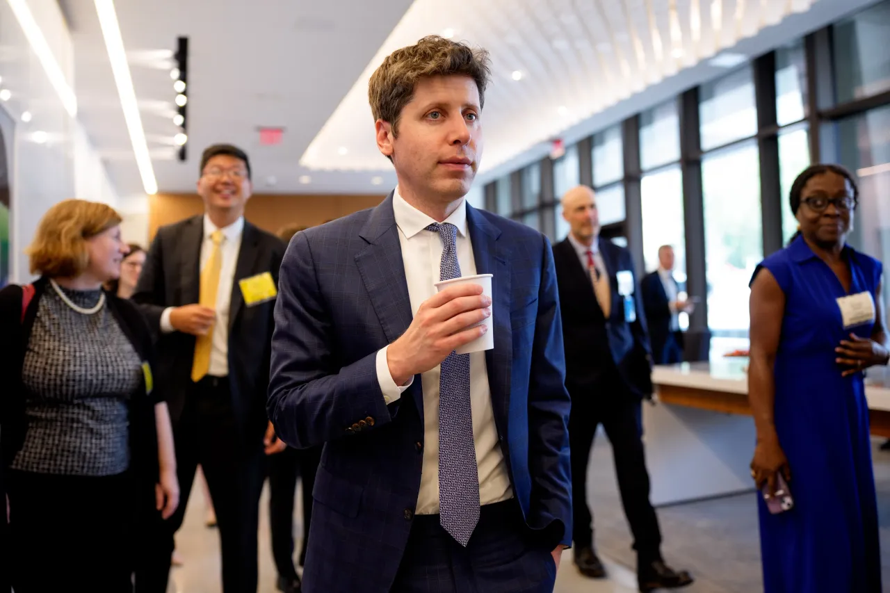 AI IPO Buzz Lifts Altman’s Worldcoin