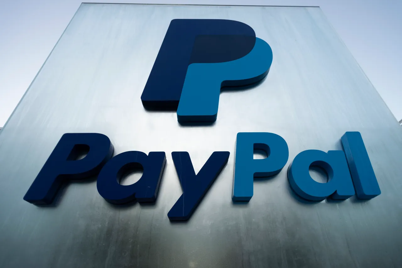 Michael Burry Adds to PayPal Stake Amid AI Frenzy