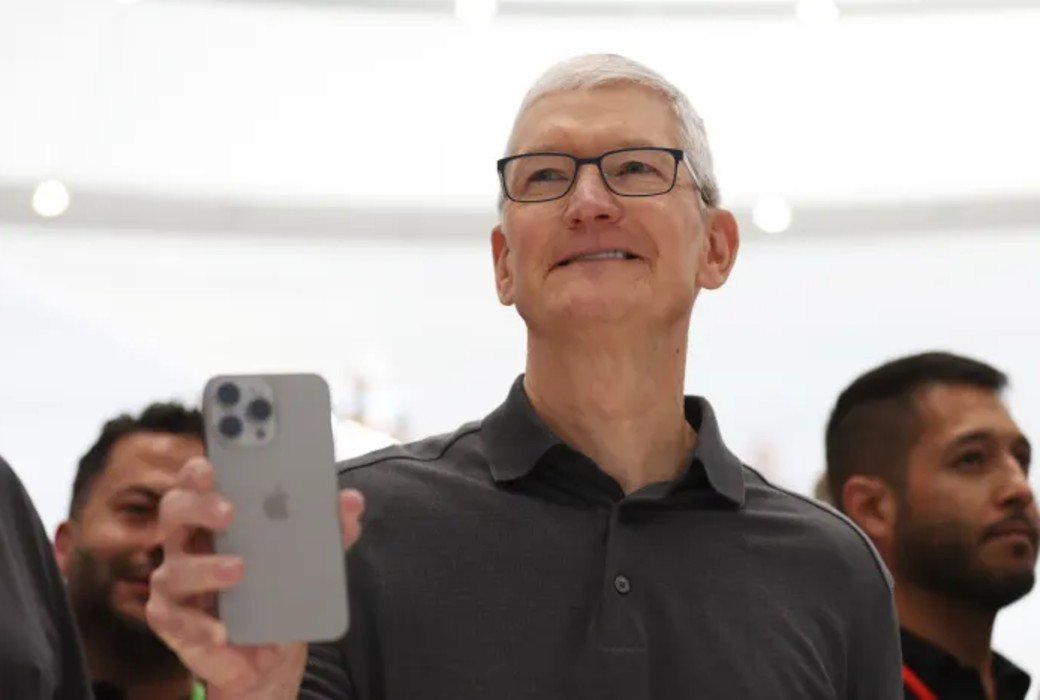 Apple warns of price hikes due to soaring AI chip costs
