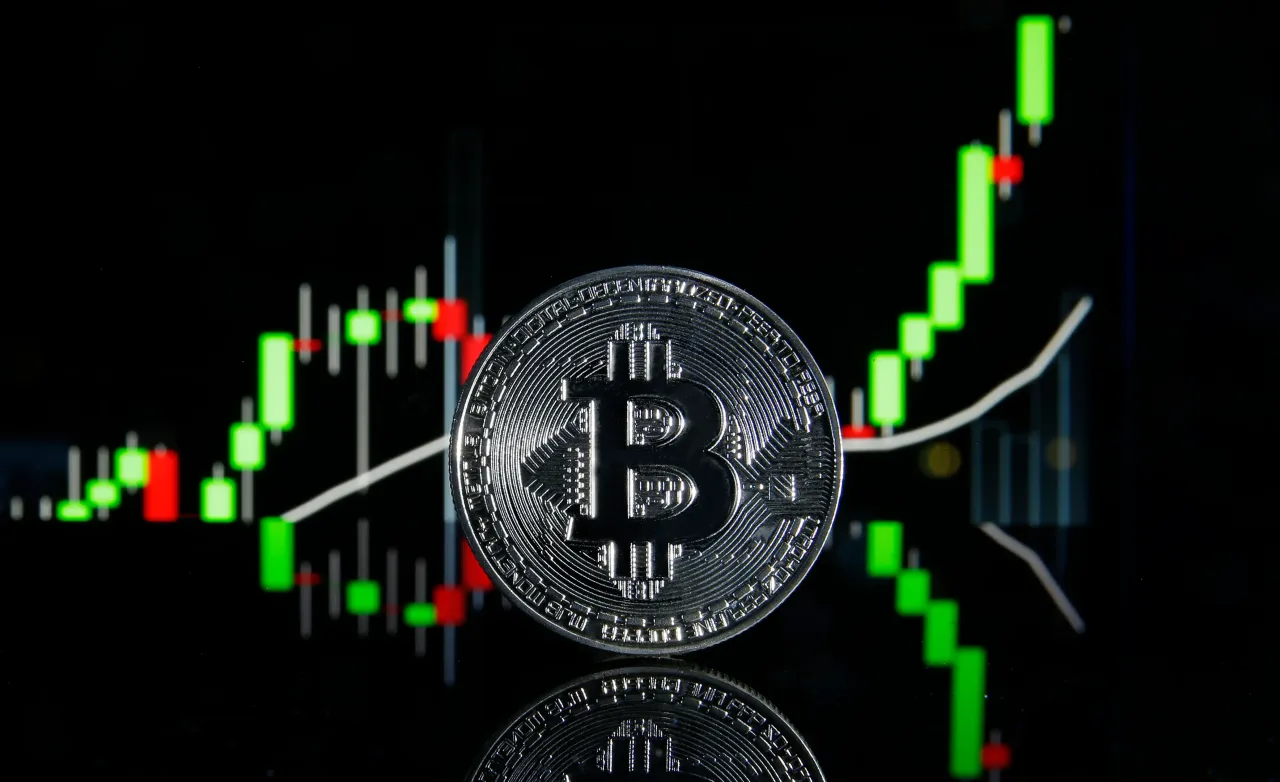 Bearish Signs: Analysts Flag $50K Target, ETF Outflows, Efficiency Drop