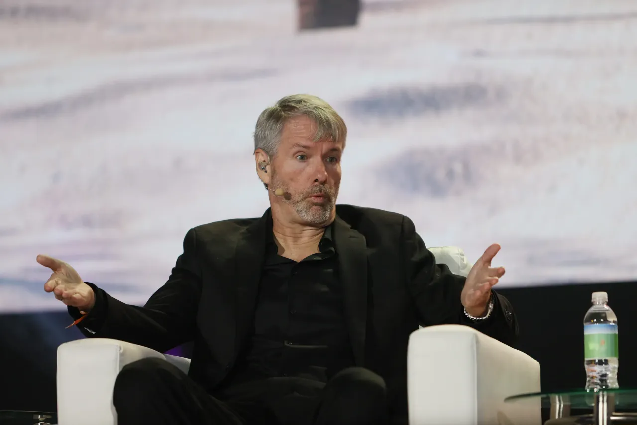 Saylor: AI data centers diverting capital from Bitcoin