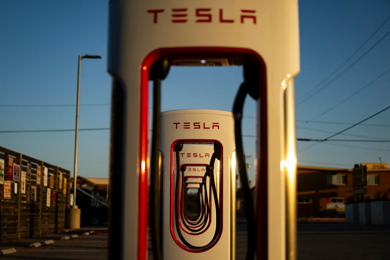 Tesla Earnings Preview: Capex, Margins, Robotaxi in Focus