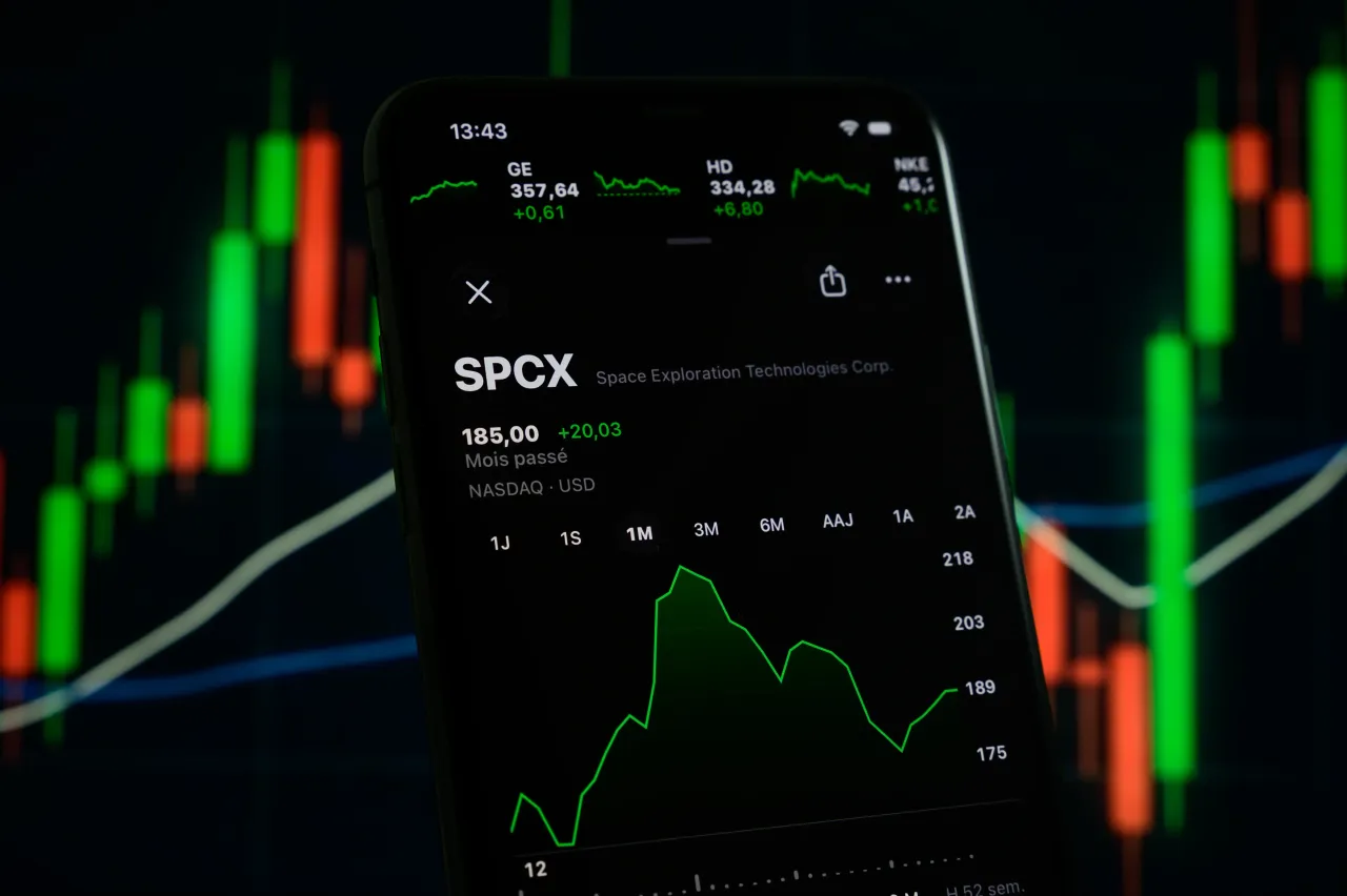 SpaceX Joins Nasdaq-100, Triggering ETF Demand