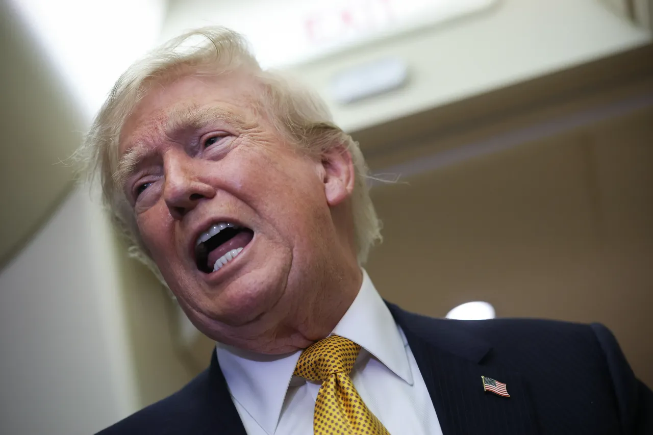 Trump to Meet Senators on Crypto Ethics; Bill Near Final
