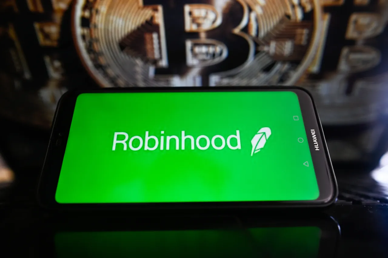 Tom Lee: Avoid Robinhood Stock in 2026