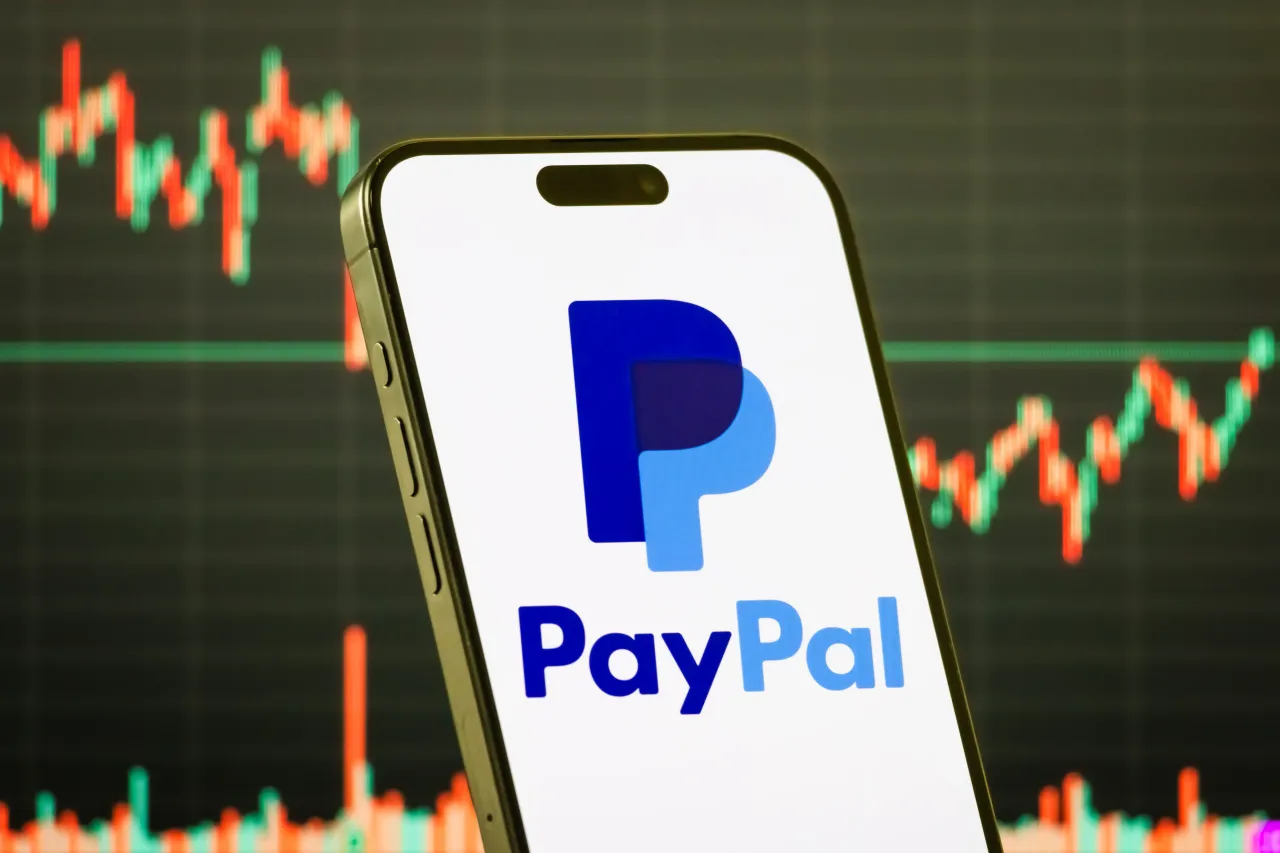 PayPal Down 13% as Advent, Stripe Drop Bid; Retail Bullish
