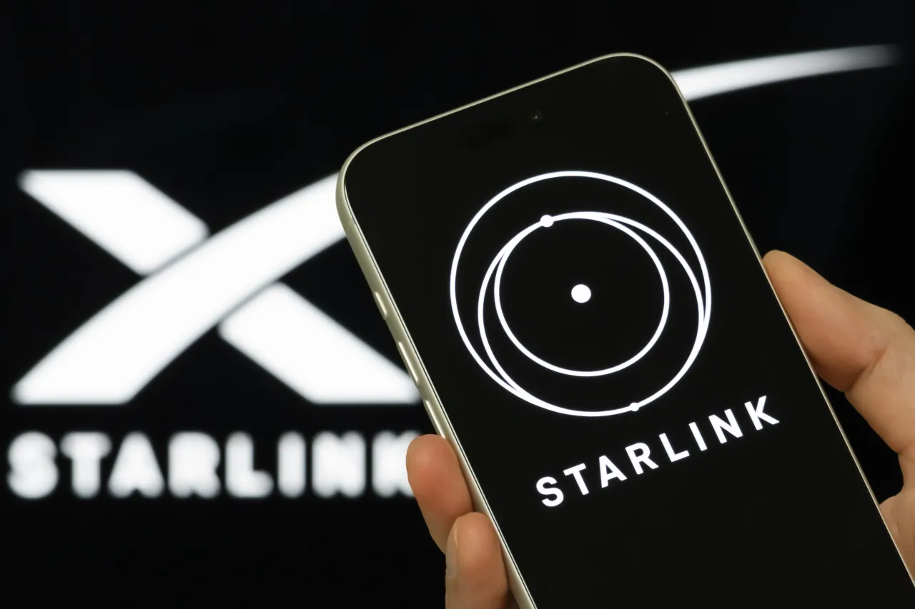 Elon Musk: SpaceX V3 Starlink Satellites Will Deliver 100x V2 Bandwidth