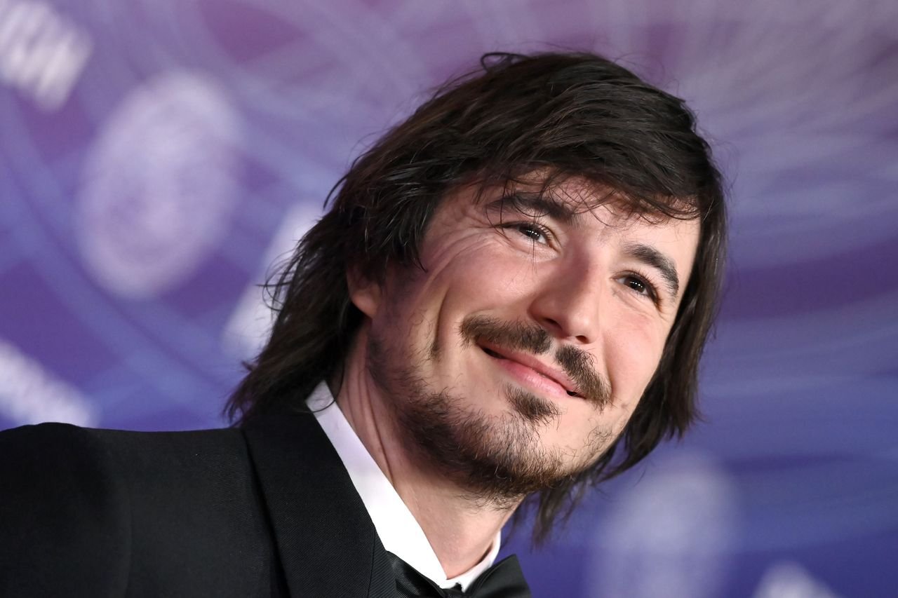 AMC CEO Questions If Robinhood Stock Tokens Are Truly 1:1 Backed